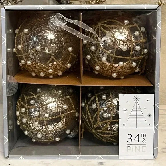Holiday Christmas Ornaments set of 4 - Picture 1 of 5